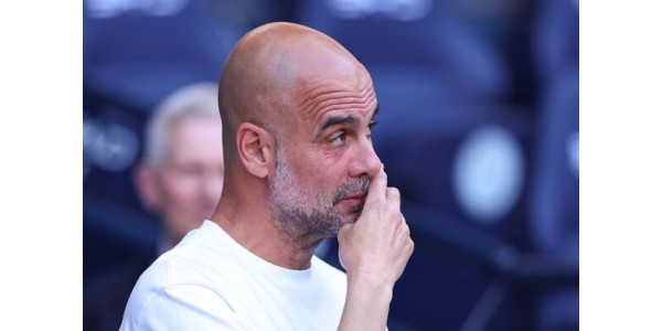 Tranen vloeiden bij het laatste afscheid van de ervaren speler van Manchester City Tranen vloeiden bij het laatste afscheid van de ervaren speler van Manchester City